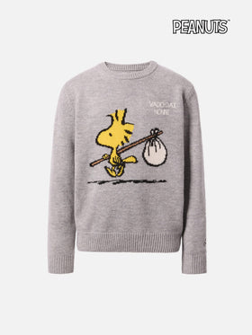 Sweater Douglas in cashmere blend with Woodstock print and Vado dai Nonni embroidery | PEANUTS SPECIAL EDITION