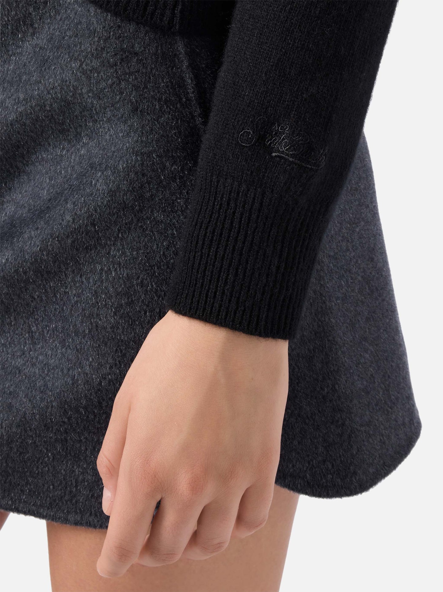 Maglione New Queen in misto cashmere nero con jacquard Adoro