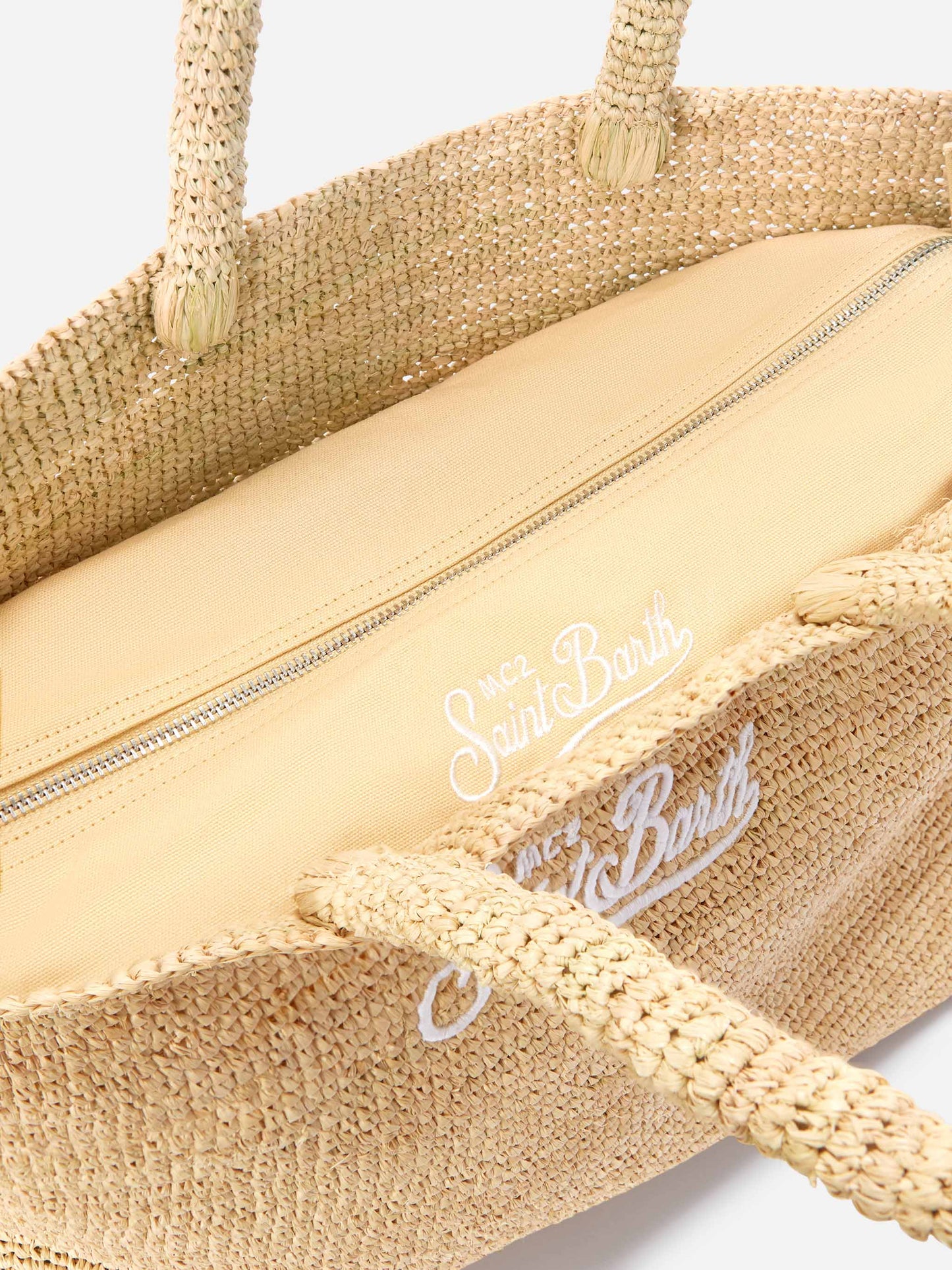 Strandtasche aus Raffiabast mit gesticktem Logo