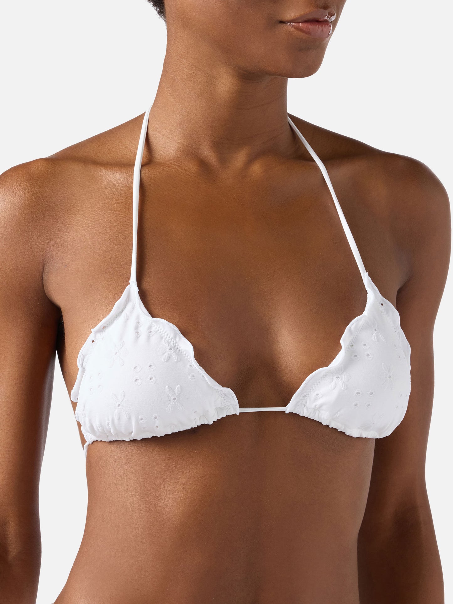 Top de bikini triangular Sagittarius en sangallo blanco