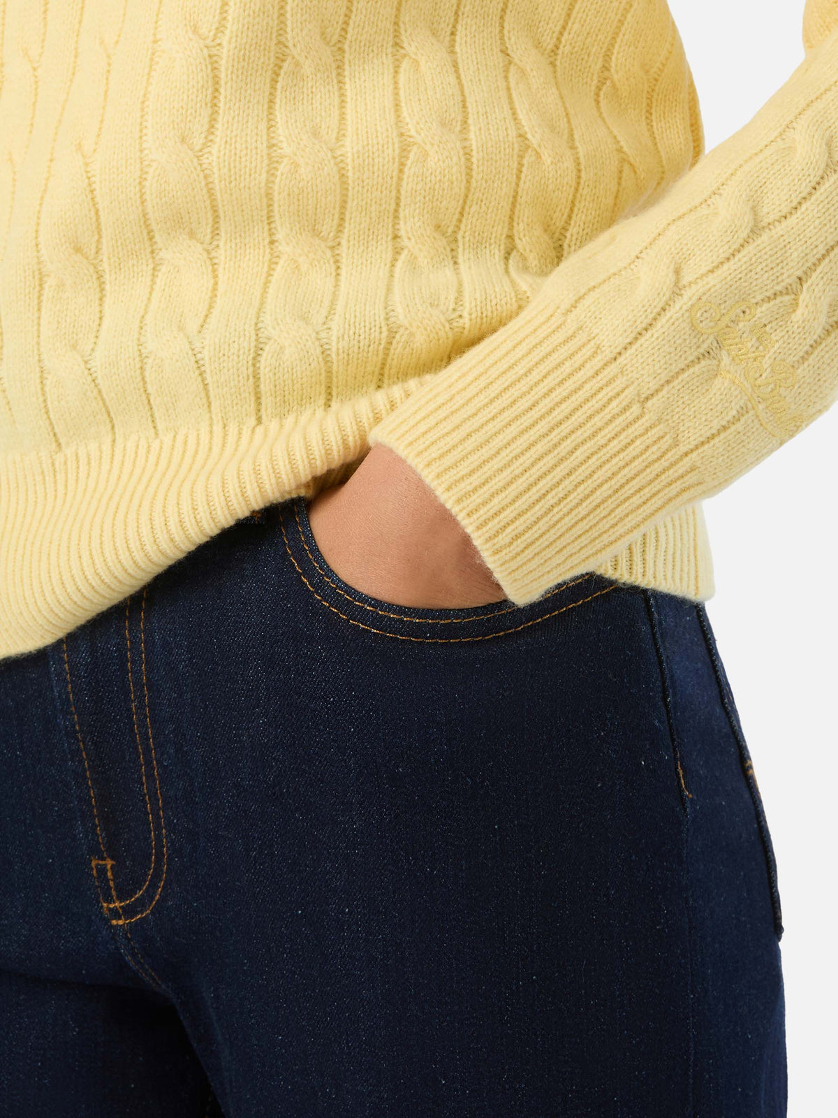Light yellow Sorbonne wool crewneck knit with cable stitch