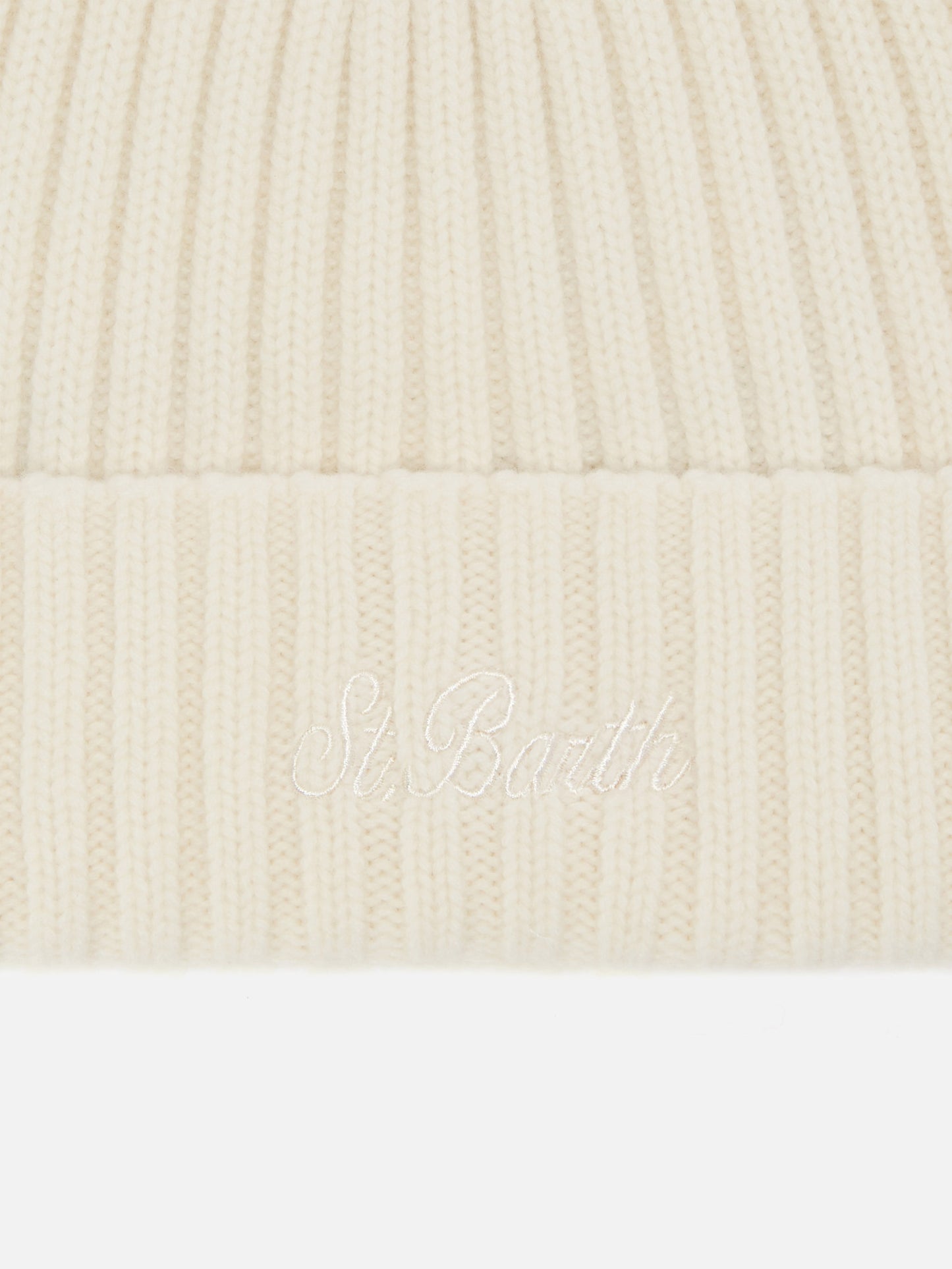 Wengen beanie in white with St. Barth embroidery on the turn-up