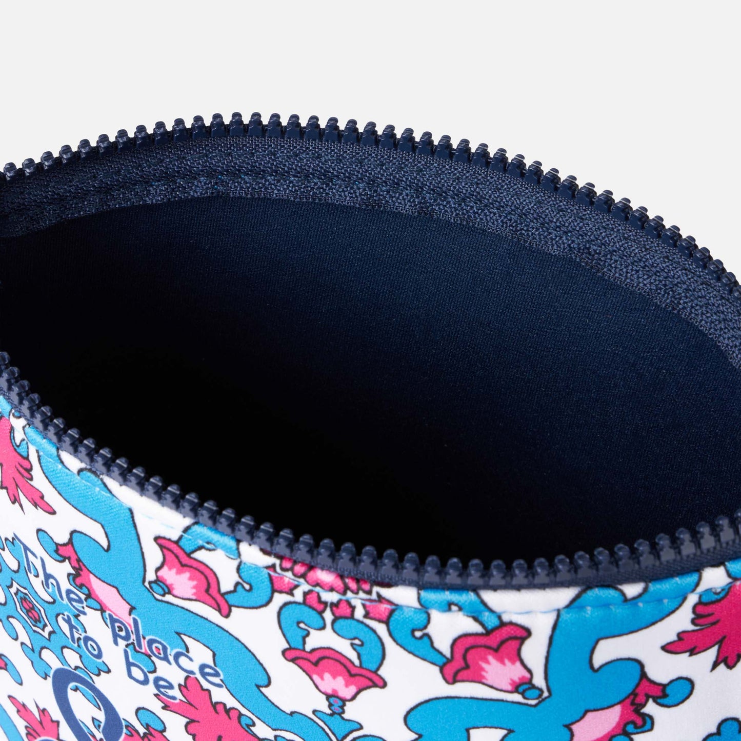 Aline scuba pochette with majolica print