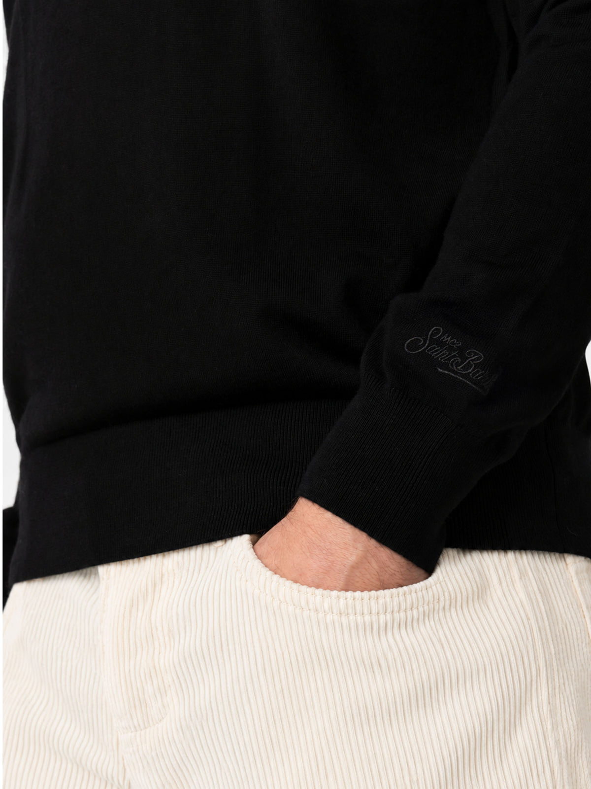 Regent Rundhalspullover aus 100 % schwarzer MERINO WOOL 