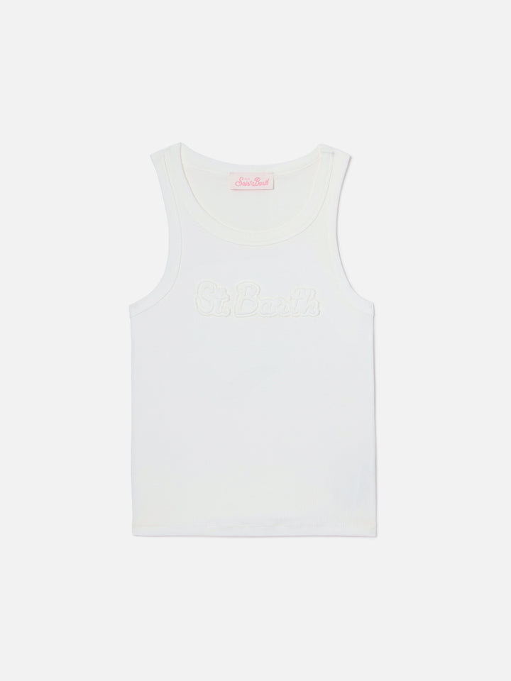 Camiseta de tirantes Ada blanca acanalada con parche de logo en relieve 