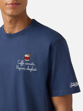 Arnott-Baumwoll-T-Shirt in Blau mit Caffè Corretti Negroni Sbagliati-Stickerei
