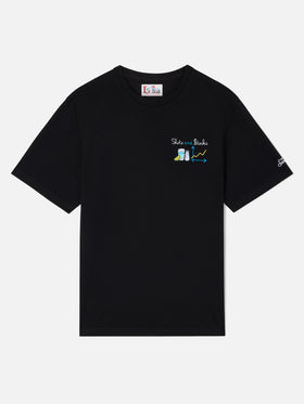 Camiseta Arnott en negro con bordado Shots and $tocks 