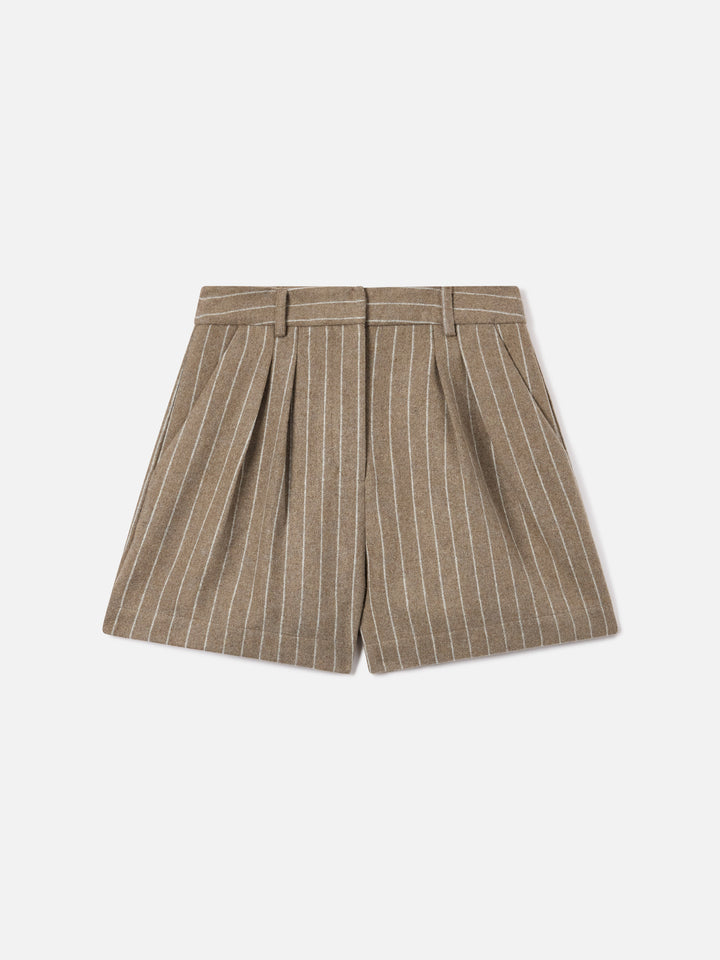 Shorts Aya beige de franela en mezcla de lana con finas rayas diplomáticas 