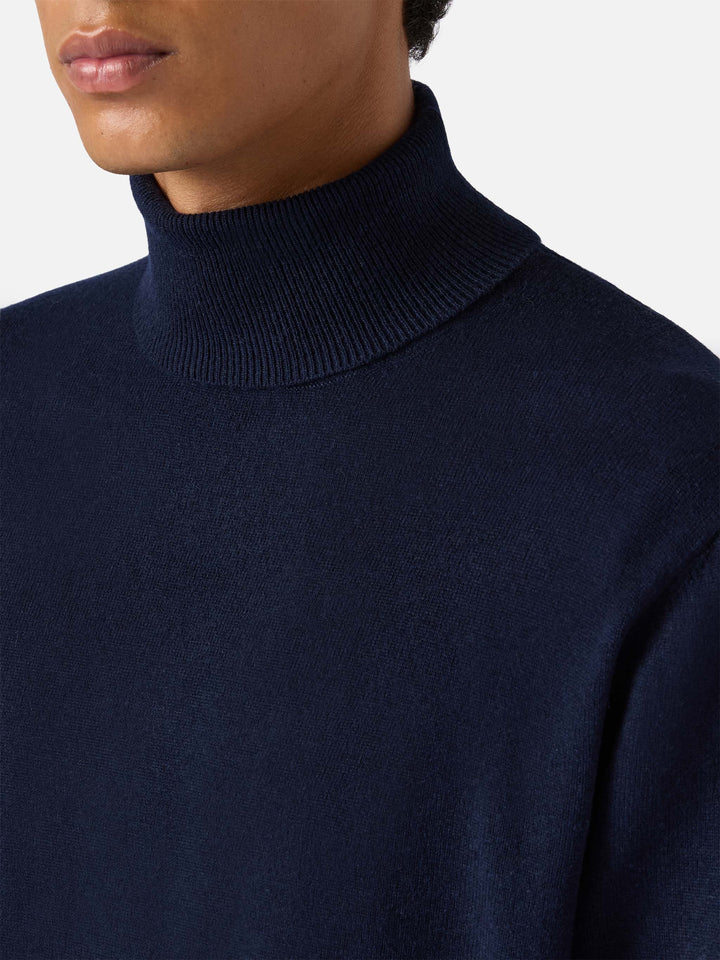 Navy blue merinocash turtleneck Bond