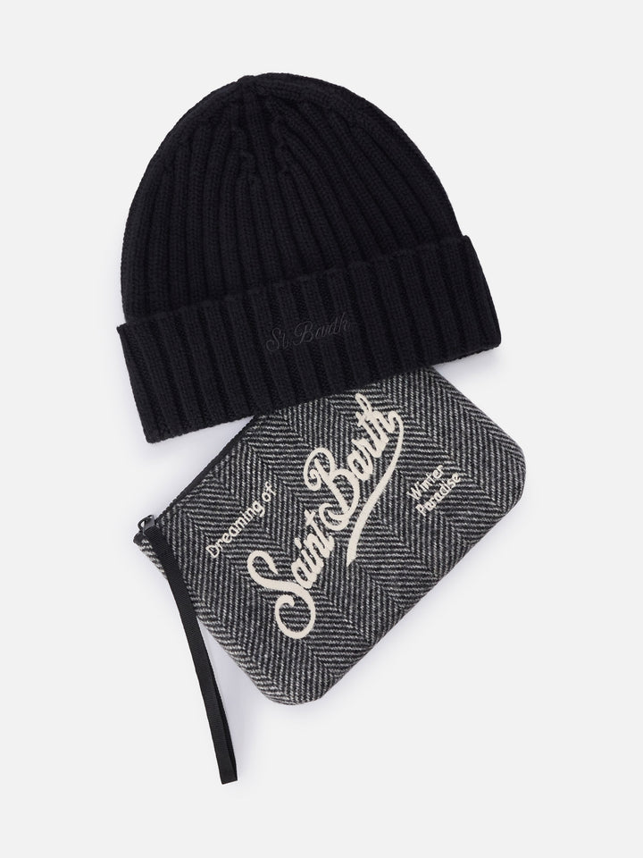 Pochette with herringbone pattern and black beanie set