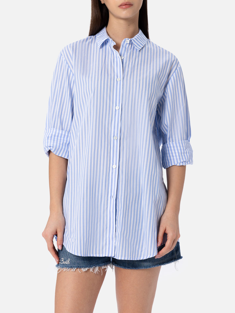 Camicia da donna in cotone Brigitte con stampa a righe azzurre