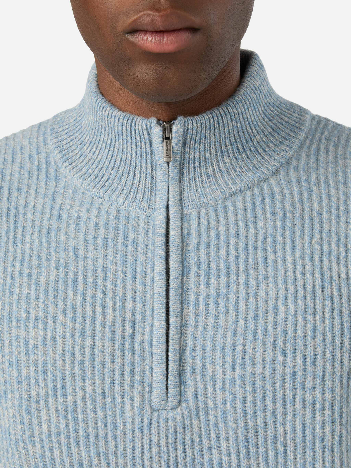 Maglia Buck azzurra in lana con mezza zip e costina mouliné