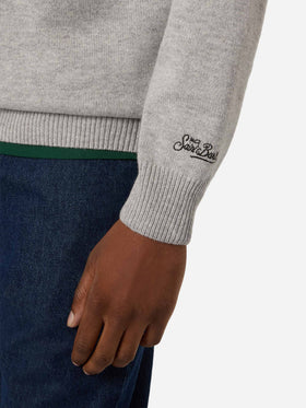 Grauer Buck Strickpullover mit Half-Zip, Monopoly Intarsie und Stickerei | Special edition 