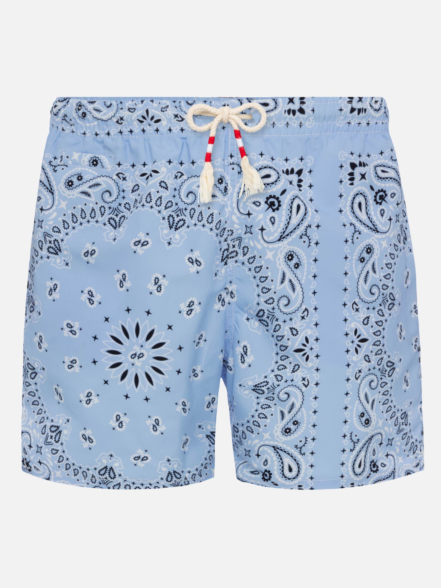 Mittellange Badeshorts Caprese mit himmelblauem Bandanna-Print