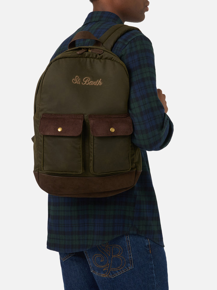 Gewachster Rucksack in Military Green Cody mit Logostickerei 