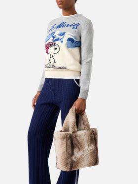 Sac à main en fausse fourrure gris Colette avec broderie du logo 