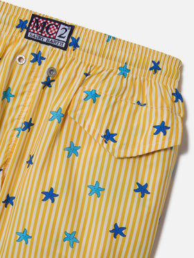 Boy Comfort Light Jr swim shorts with starfishes print