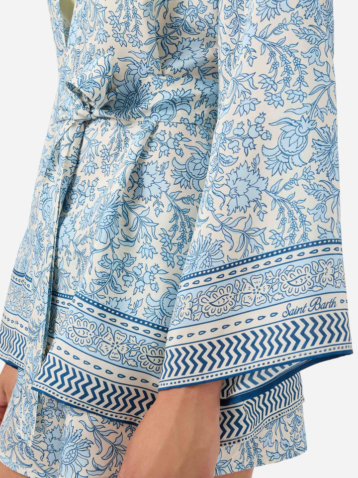 Short Carly kimono in silk with floral batik print
