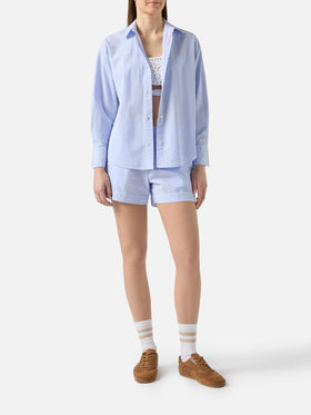 Camicia Cristal in seersucker a righe azzurre con ricami