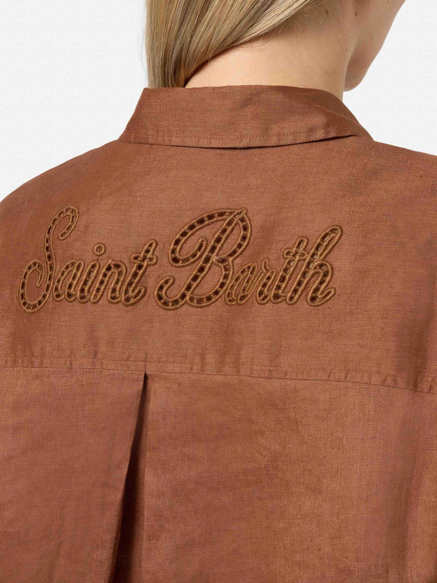 Camicia Cristal in lino marrone con ricamo Saint Barth traforato