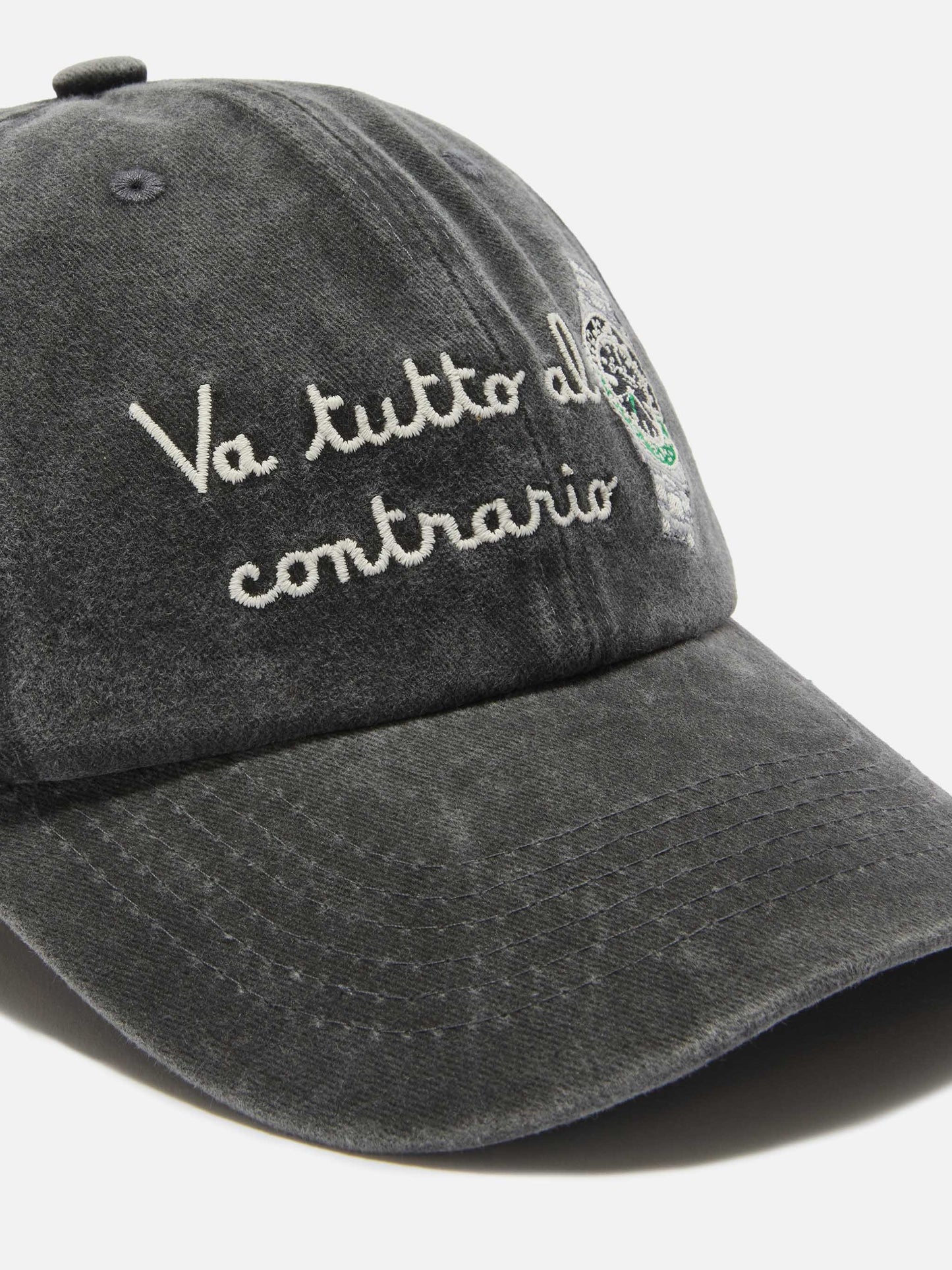 Davis cotton baseball cap in black with Va tutto al contrario embroidery
