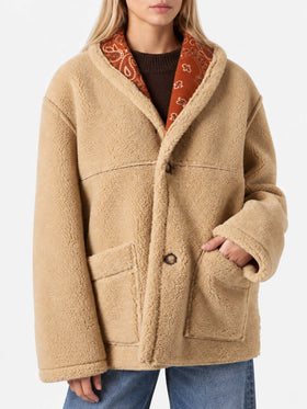 Chaqueta reversible de shearling Dorys con estampado bandana 