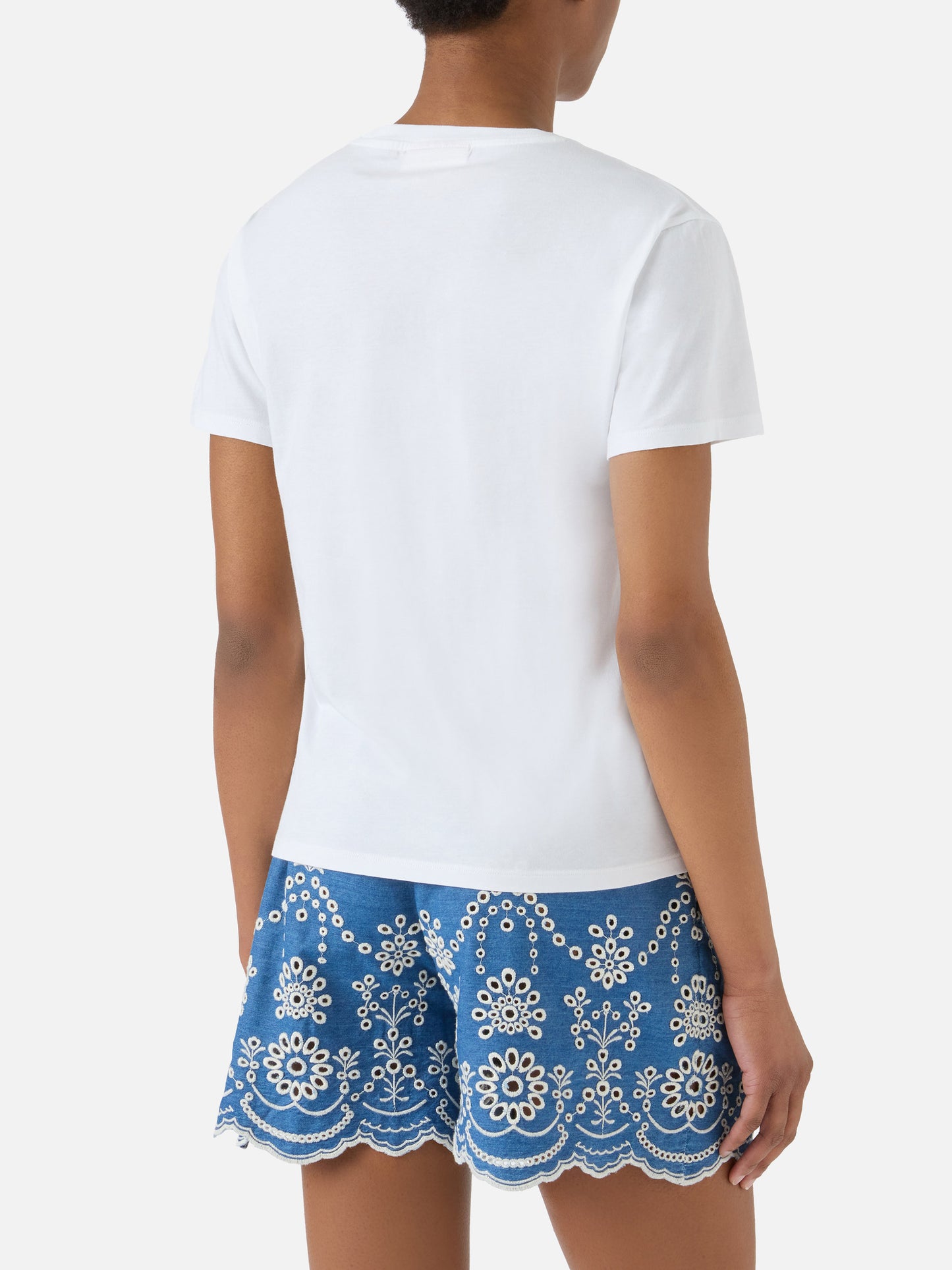 White Emilie T-shirt with Una vita equilibrata embroidery