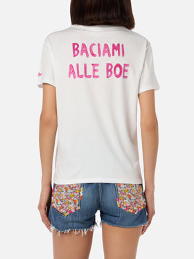 T-shirt girocollo in jersey di cotone da donna Emilie con stampa Baciami alle Boe | ALLE BOE SPECIAL EDITION