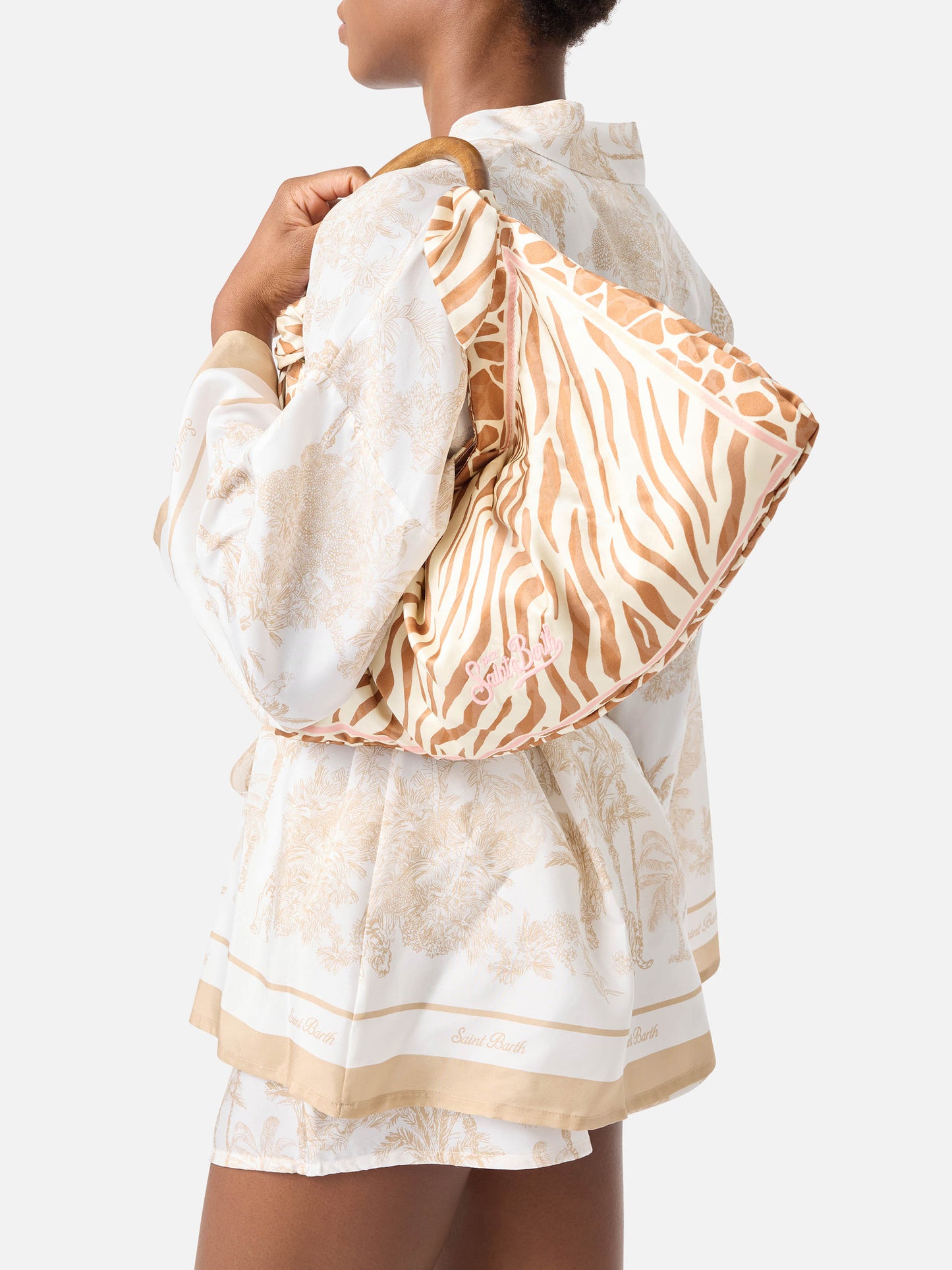 Bolso foulard de seda con asa de madera y estampado animal 