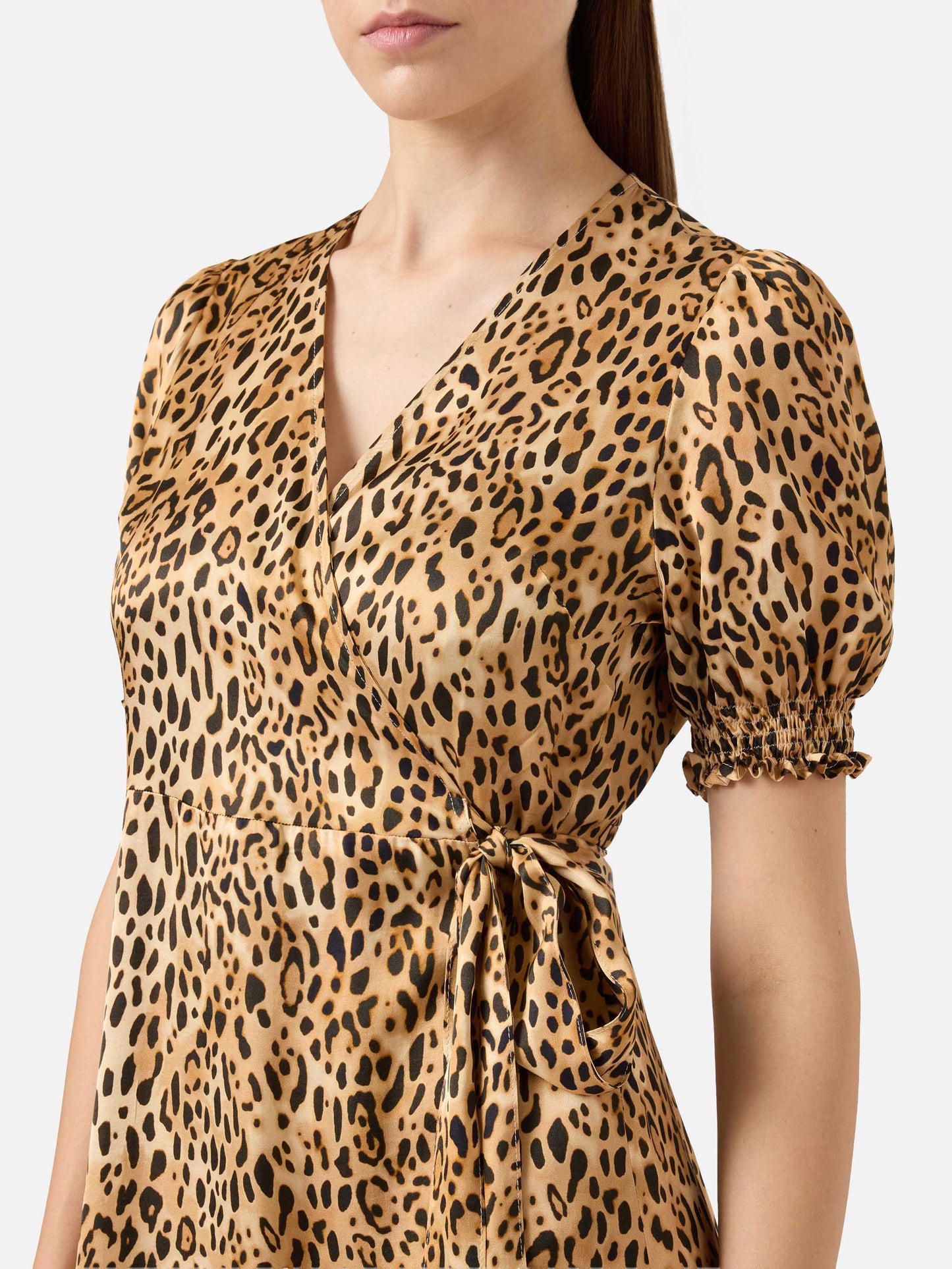 Abito corto da donna con stampa leopardata