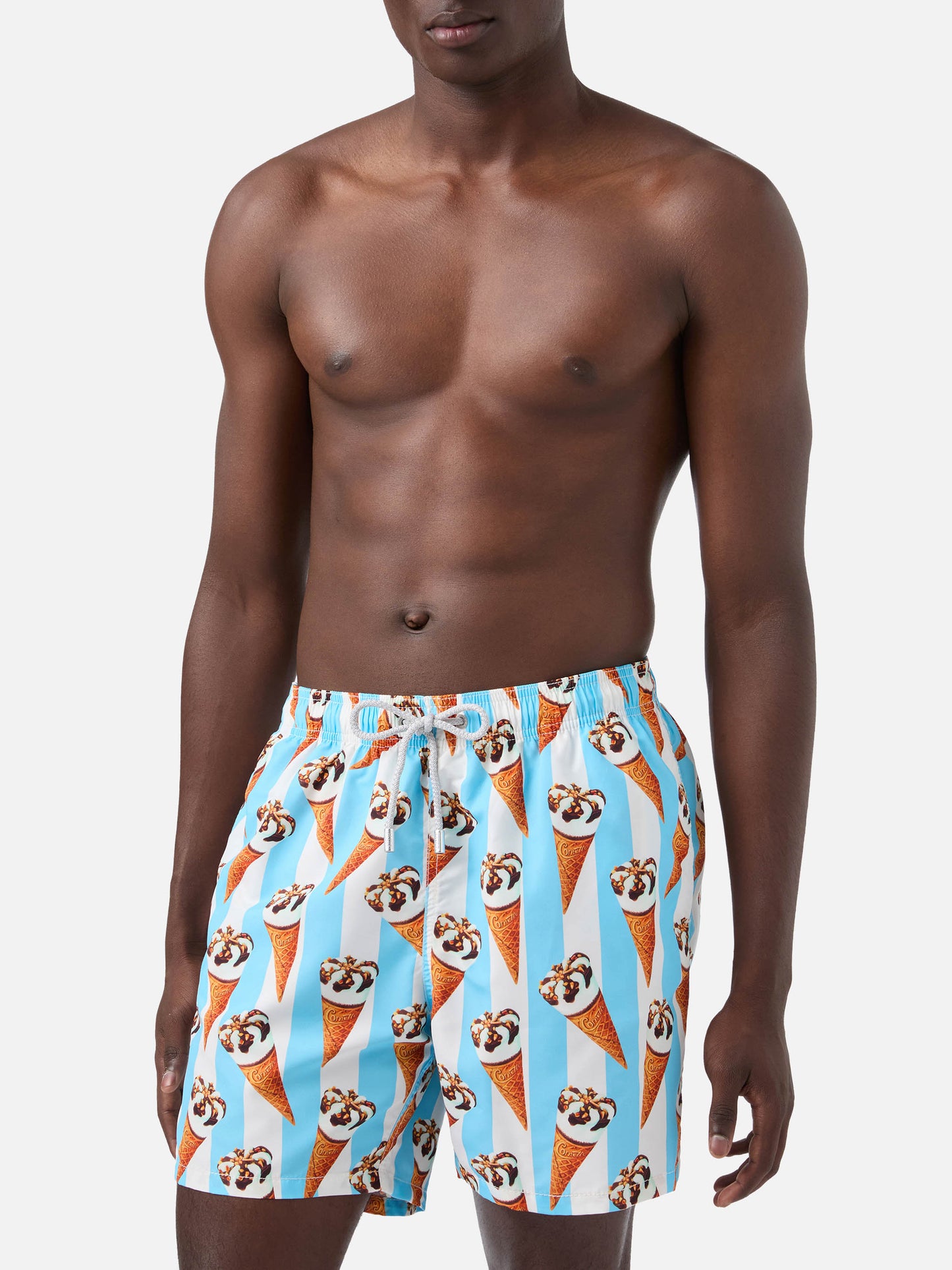 Klassische Herren-Badeshorts mit Cornetto-Print | ALGIDA® SONDEREDITION