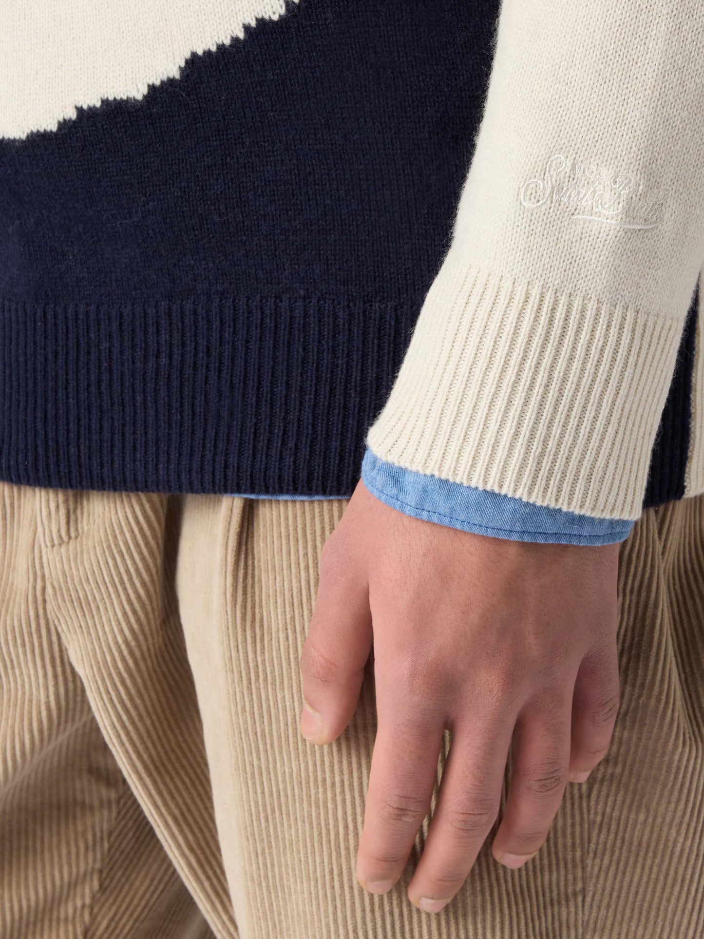 Rundhalspullover mit Reihermotiv und Jacquard-Muster mit Postkartenmotiv von St. Moritz