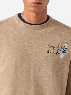Jersey de cuello redondo Beige Heron en mezcla de lana ligera y cachemira con bordado King Of The Night 