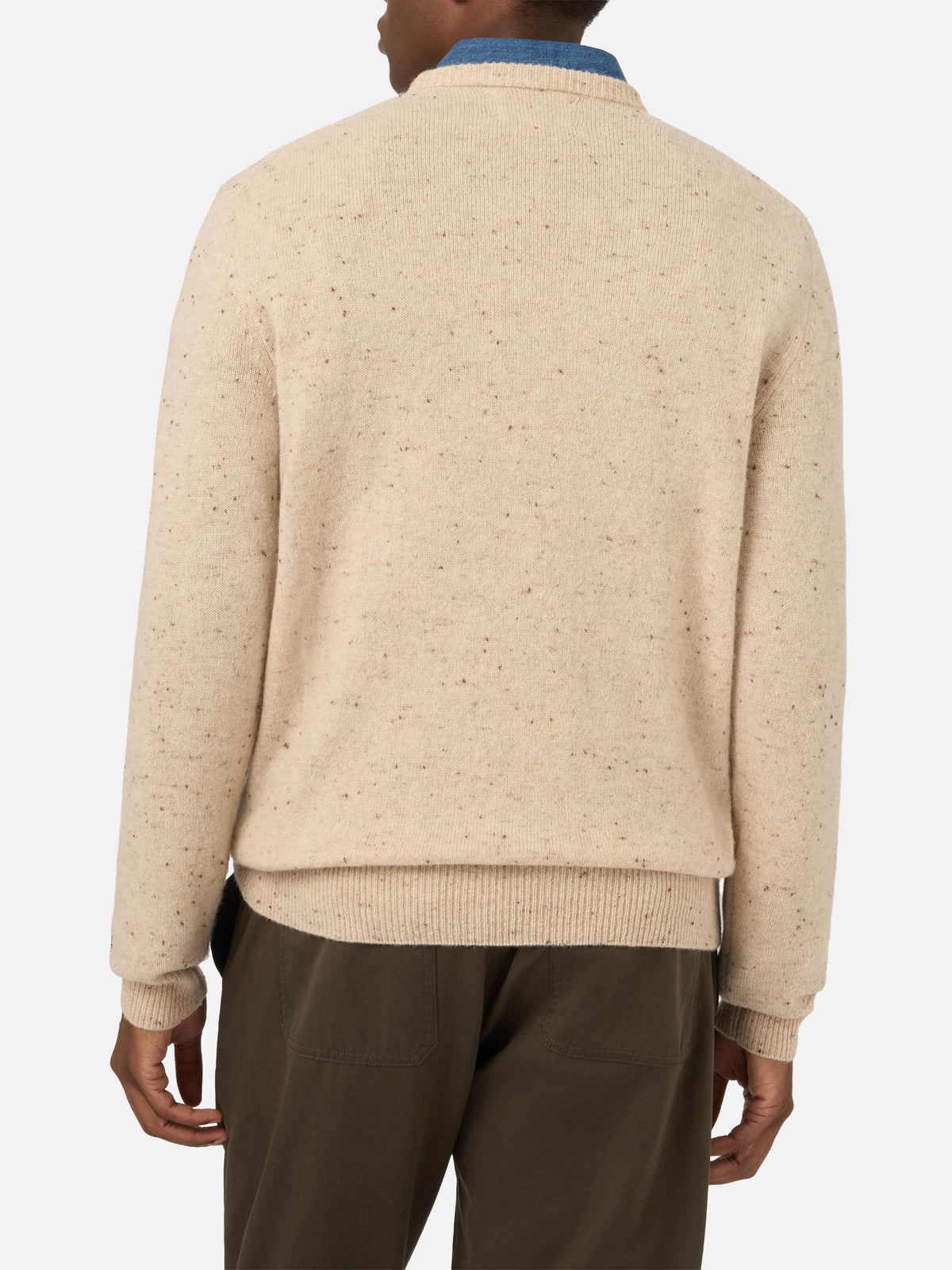 Jersey de punto Donegal Grey Heron con cuello redondo y parche de caniche 