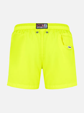 Jean Lighting Pantone leichte Badeshorts in Neongelb | PANTONE® SPECIAL EDITION
