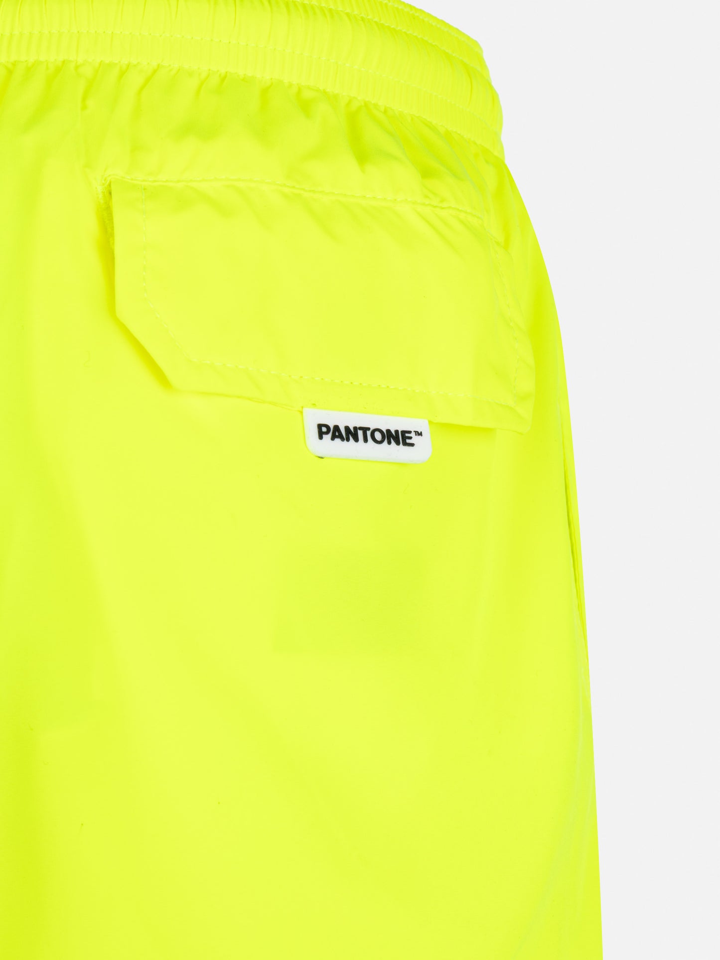 Jean Lighting Pantone leichte Badeshorts in Neongelb | PANTONE® SPECIAL EDITION