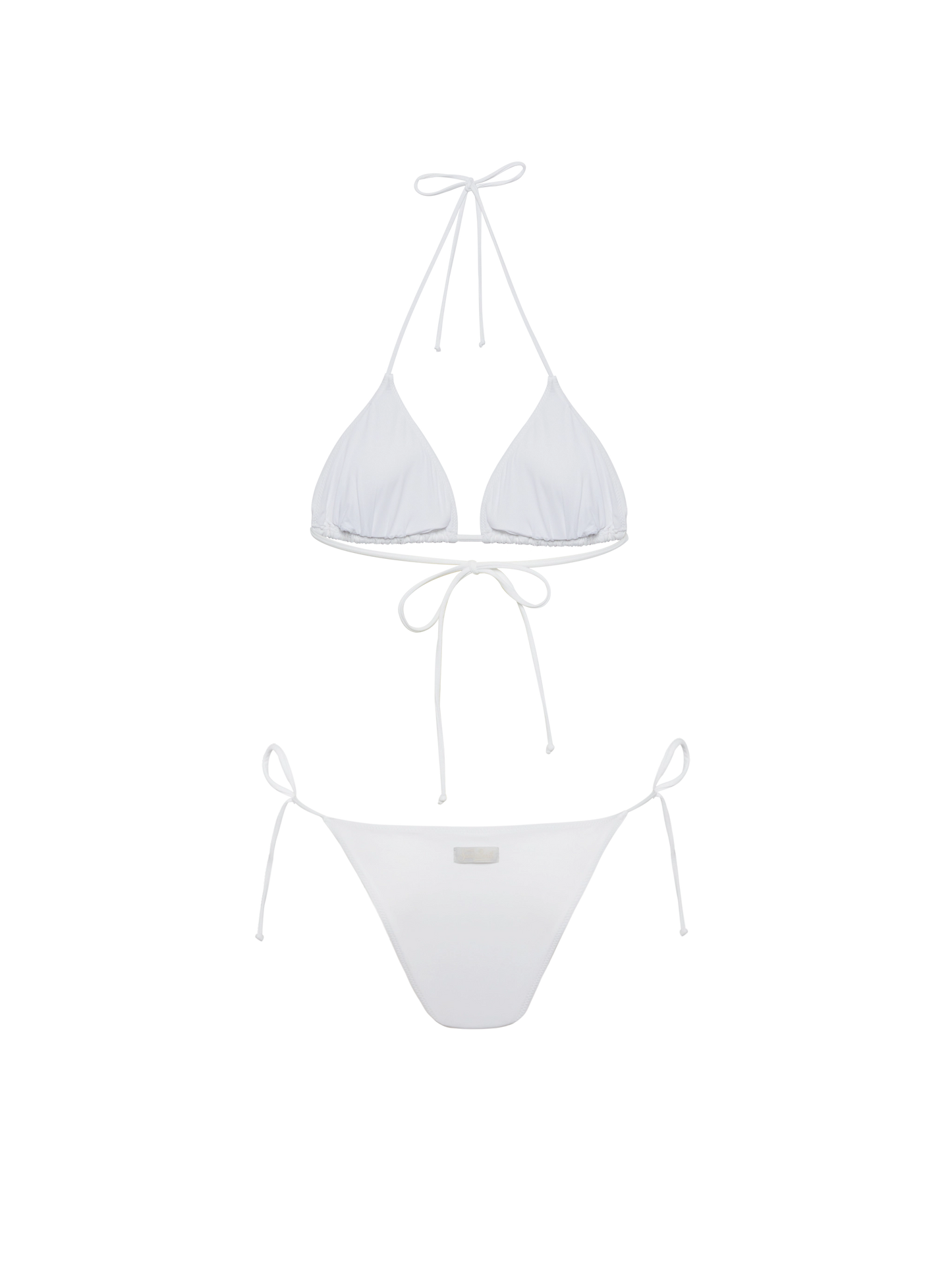 Klassische weiße Badehose „Marielle“ mit gestreifter Strassverzierung – Badeanzug „Leah“ mit Triangel-Oberteil und gestreifter Strassverzierung