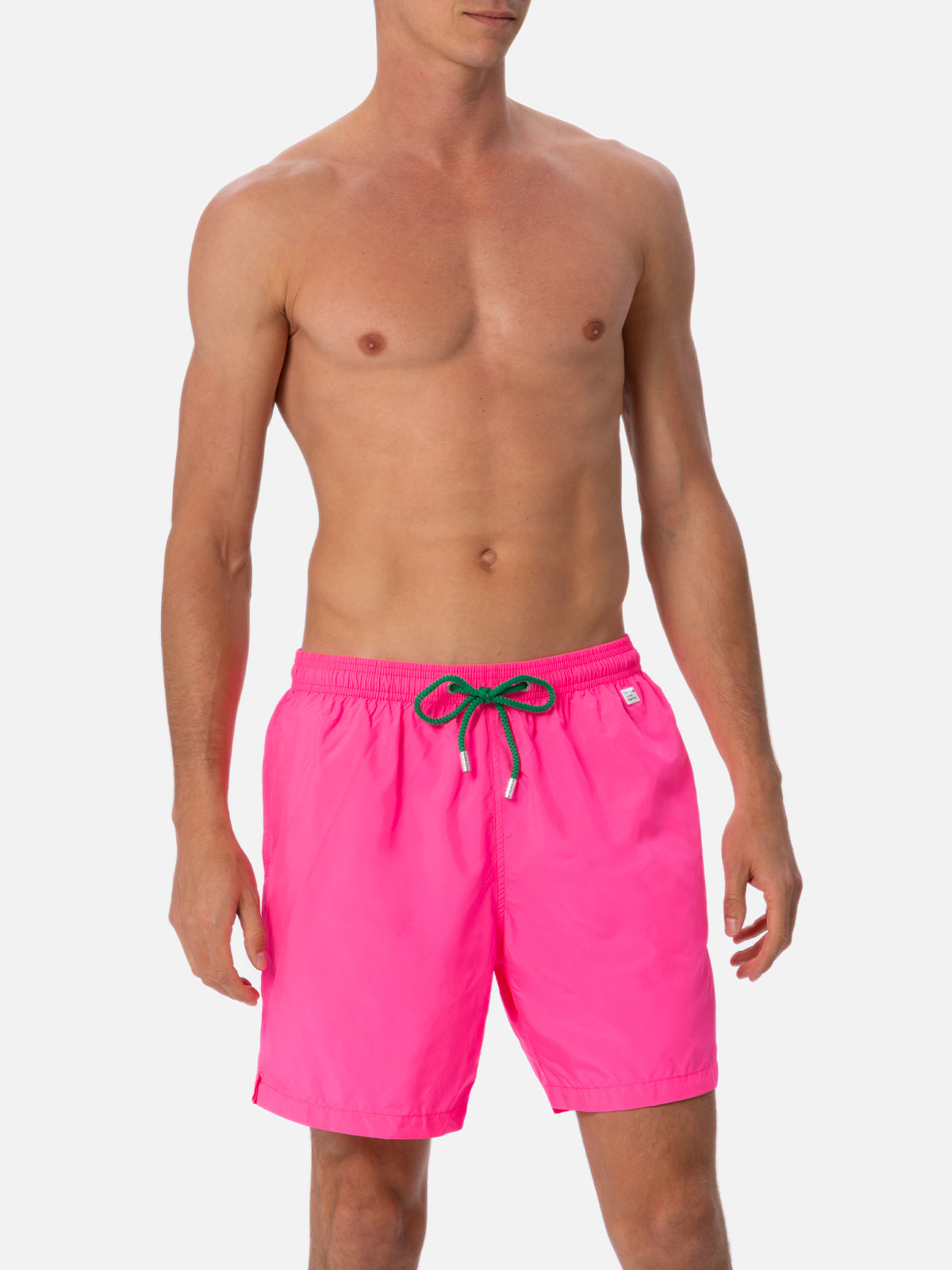 Badeshorts für Herren aus leichtem Stoff in Neonpink Lighting Pantone | PANTONE® SPECIAL EDITION