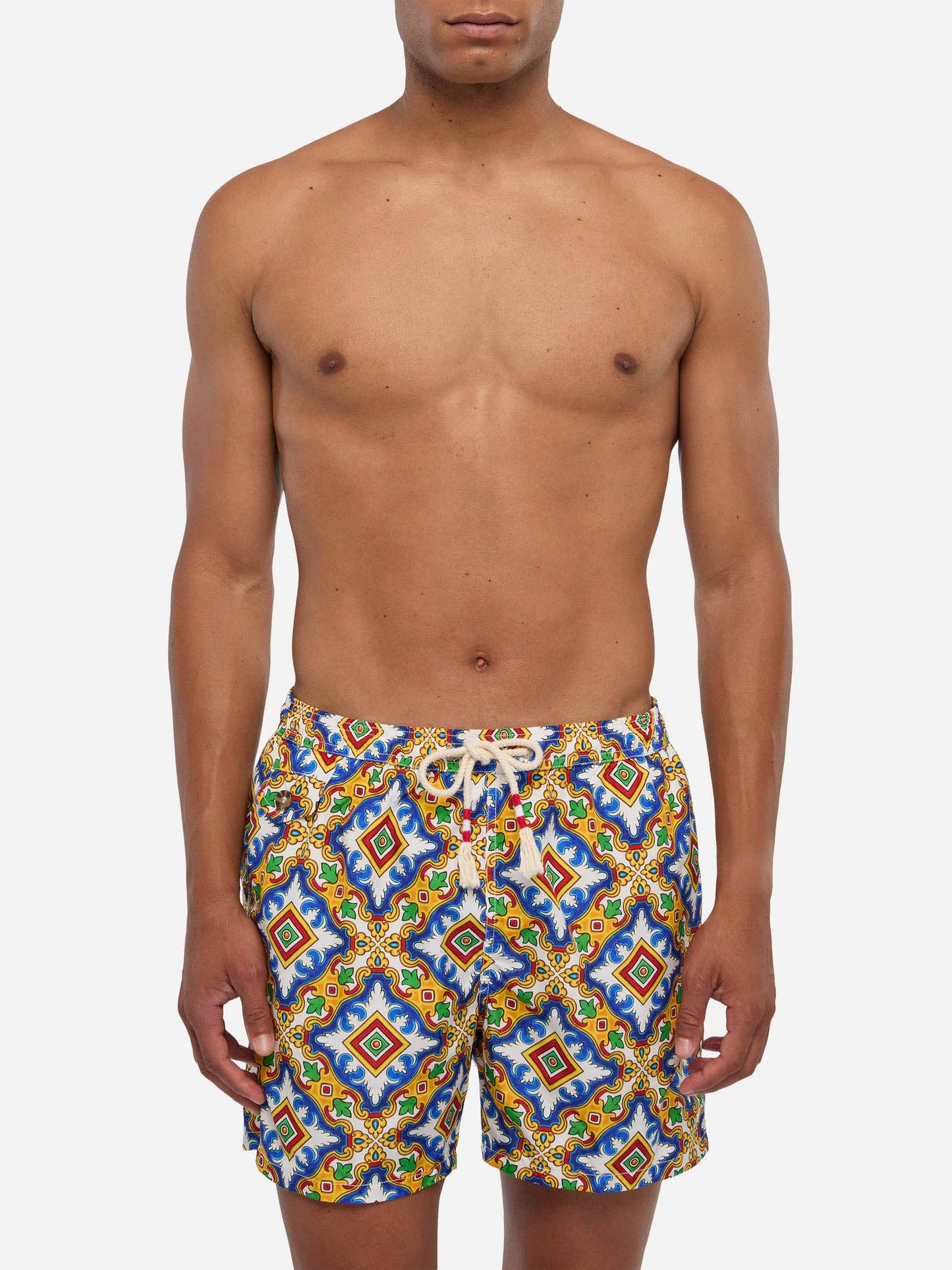 Costume da bagno da uomo in tessuto leggero con stampa maiolica