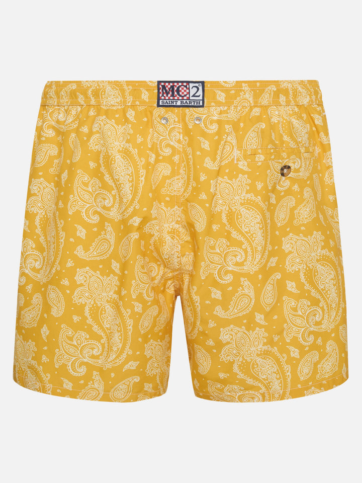 Costume da bagno da uomo in tessuto leggero con stampa paisley ocra