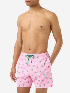 Short de bain Micro Lighting rose à rayures avec imprimé tortues all-over 