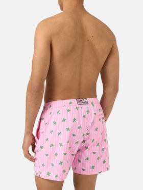 Short de bain Micro Lighting rose à rayures avec imprimé tortues all-over 