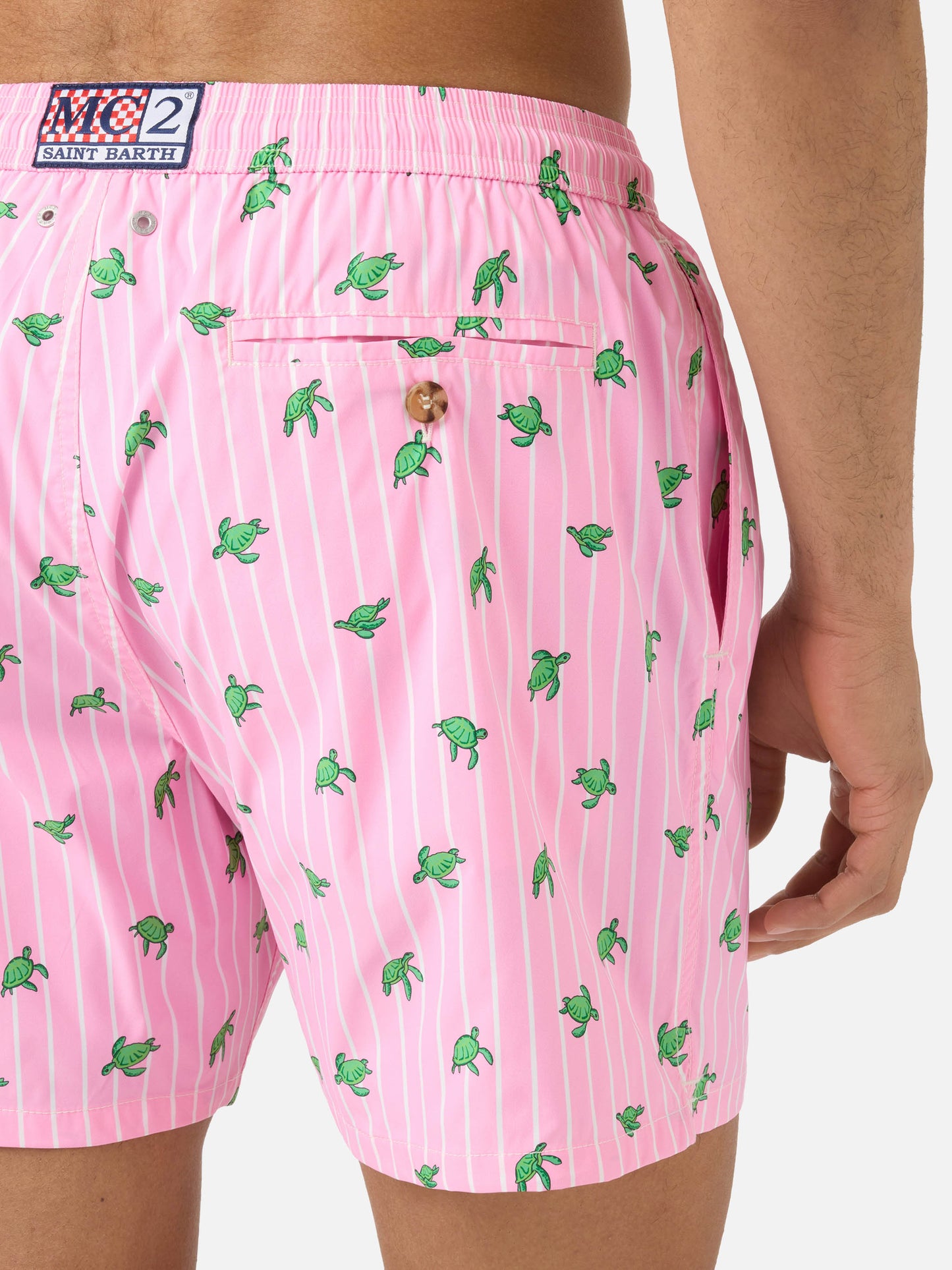 Short de bain Micro Lighting rose à rayures avec imprimé tortues all-over 