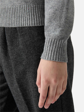 Grauer Louise-Pullover mit Rundhalsausschnitt und St. Moritz-Strasssteinen | ST. MORITZ TOP OF THE WORLD SPECIAL EDITION