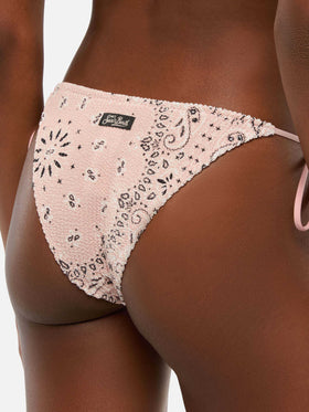 Marielle slip mare classico rosa con stampa bandana - Leah top a triangolo rosa in tessuto crinkle