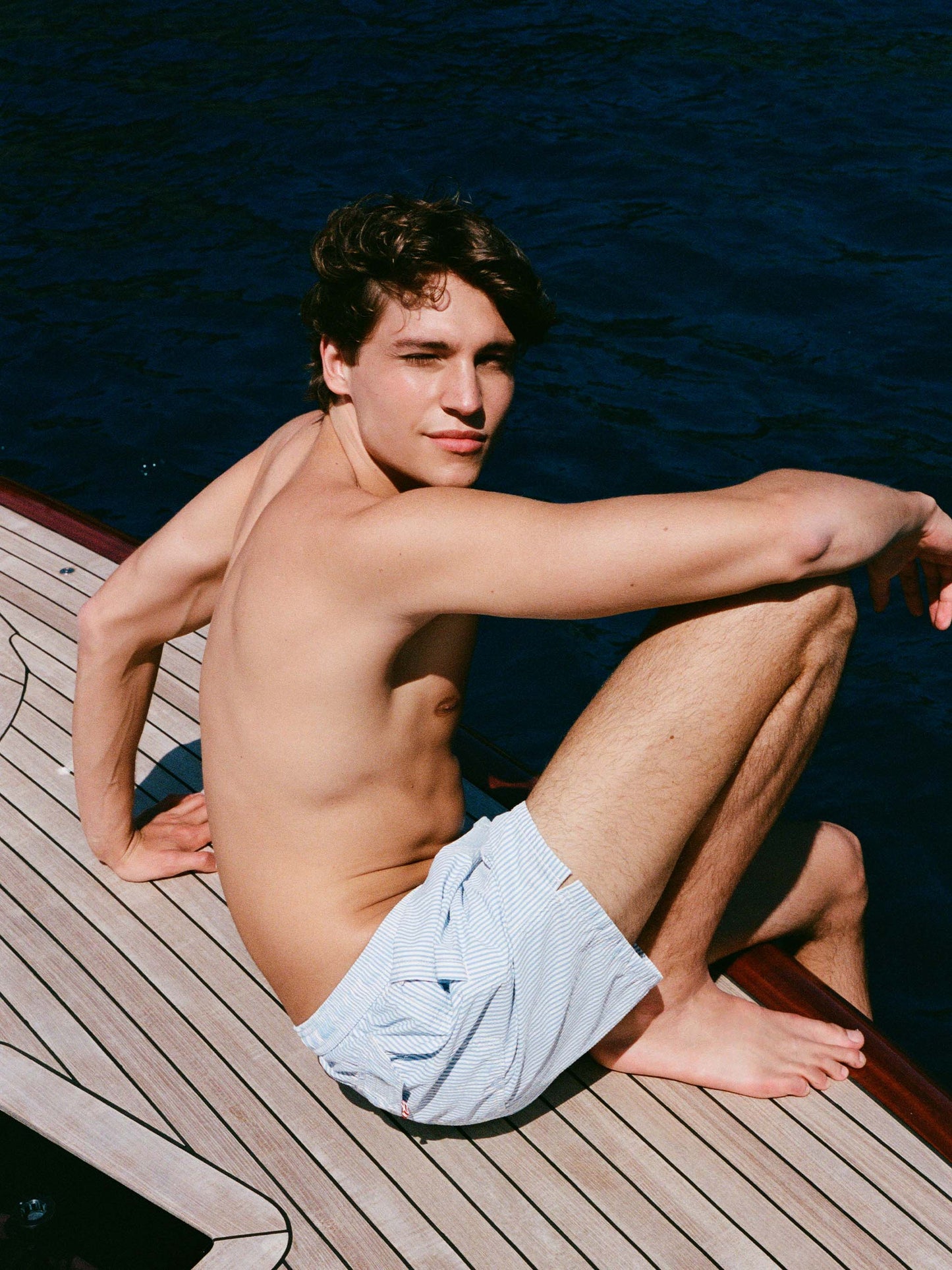 Hellblau gestreifte Badeshorts aus Seersucker Patmos