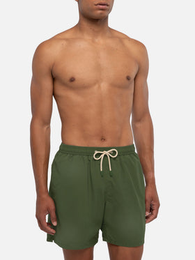 Patmos-Badeshorts in Militärgrün mit Used-Effekt und Logostickerei 