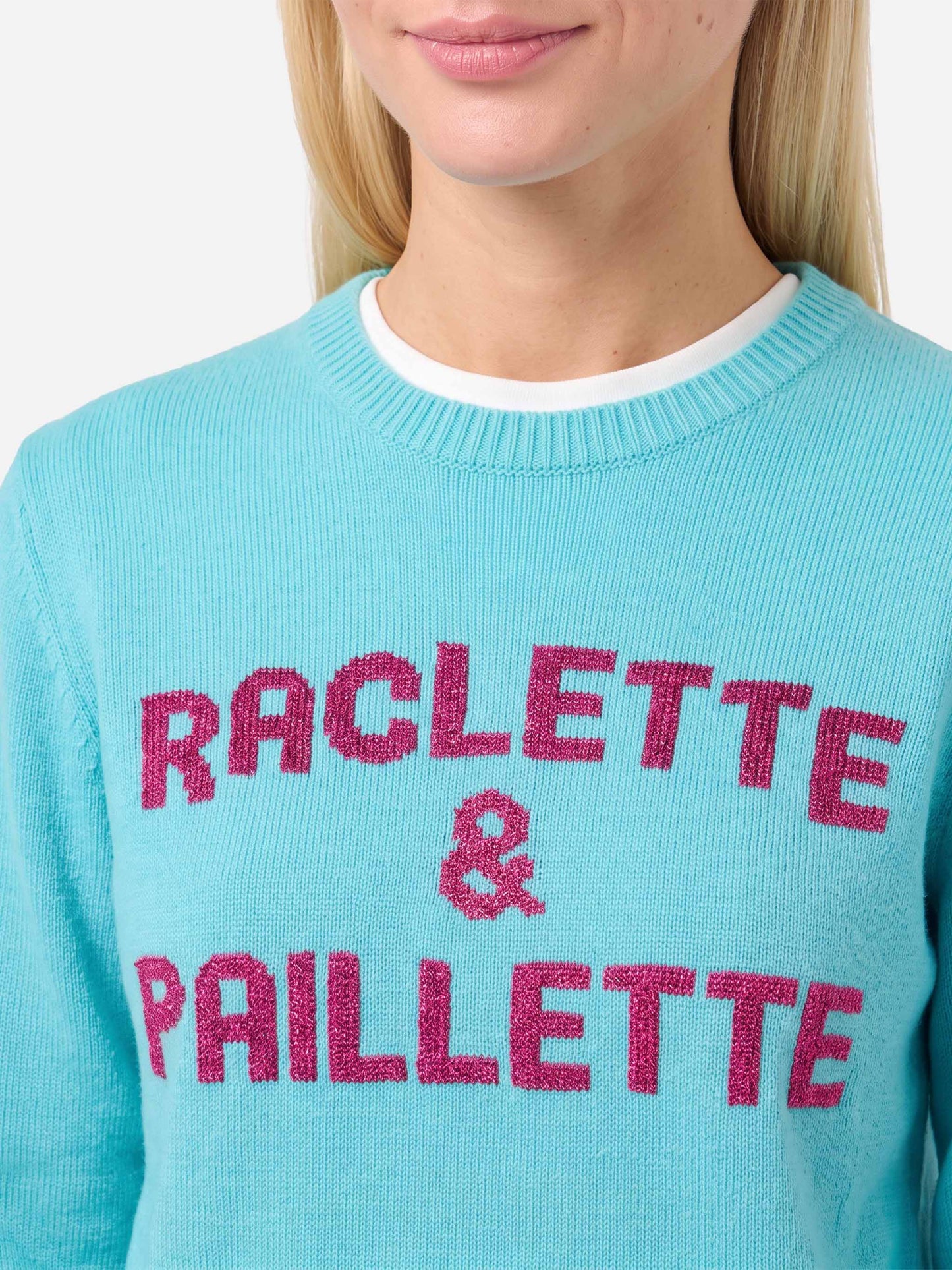 Wassergrüner Pullover New Queen mit Raclette & Paillettes Pailletten-Schriftzug 