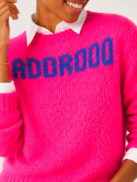 New Queen Soft gebürsteter Pullover in Fluopink mit Adorooo-Stickerei 