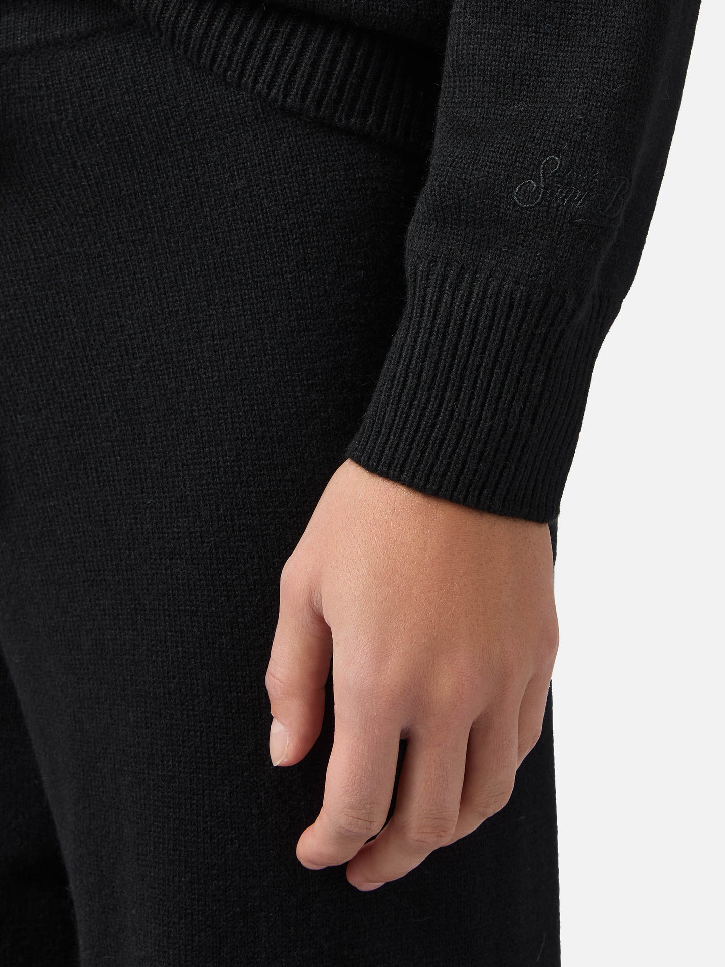 New Queen cashmere-blend sweater in black with Bollicine, please embroidery